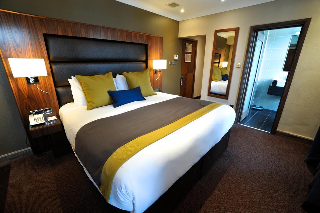 Frensham Pond Country House Hotel & Spa ファーナム エクステリア 写真