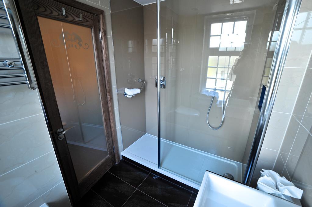 Frensham Pond Country House Hotel & Spa ファーナム エクステリア 写真