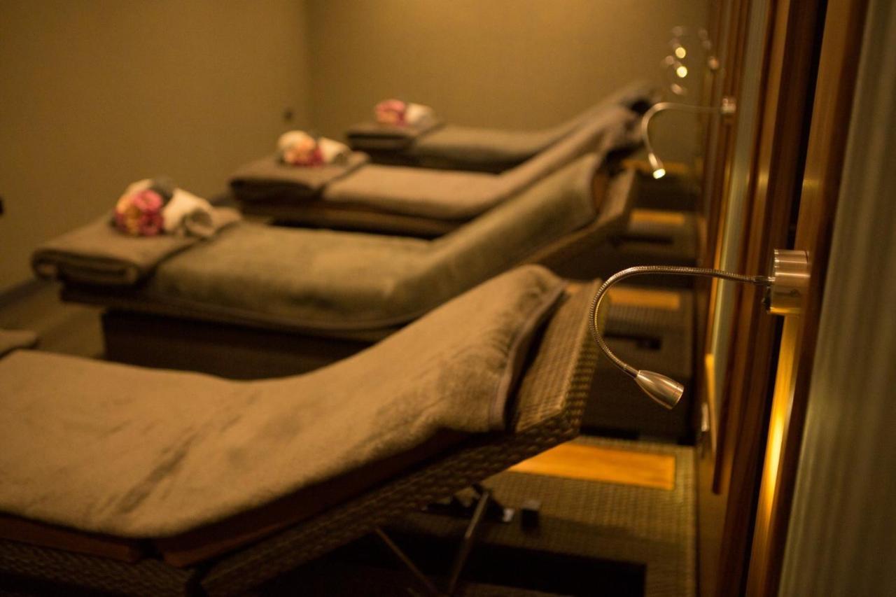 Frensham Pond Country House Hotel & Spa ファーナム エクステリア 写真